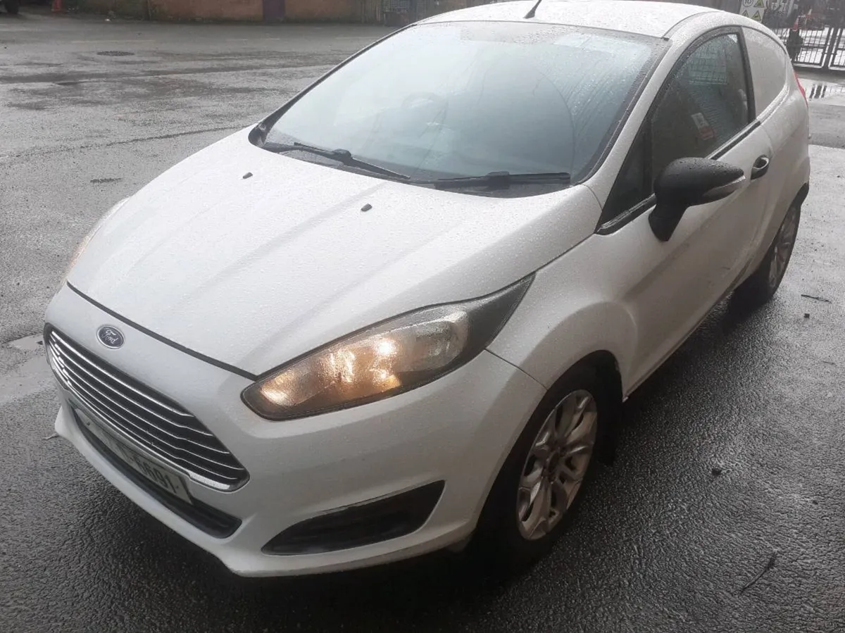 2015 Ford Fiesta Van - Image 3