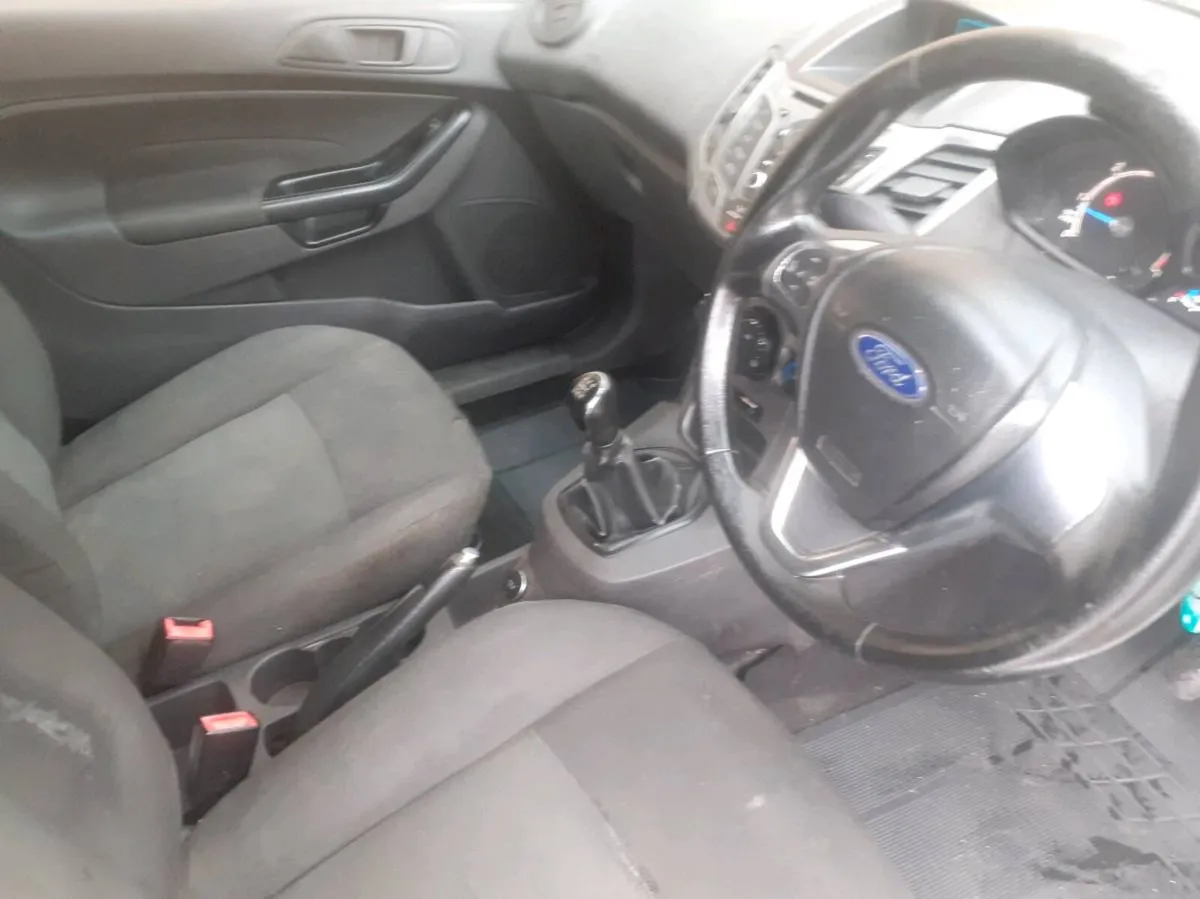 2015 Ford Fiesta Van - Image 4