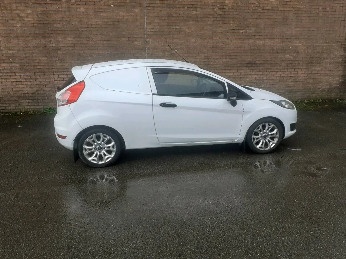 2015 Ford Fiesta Van - Image 1