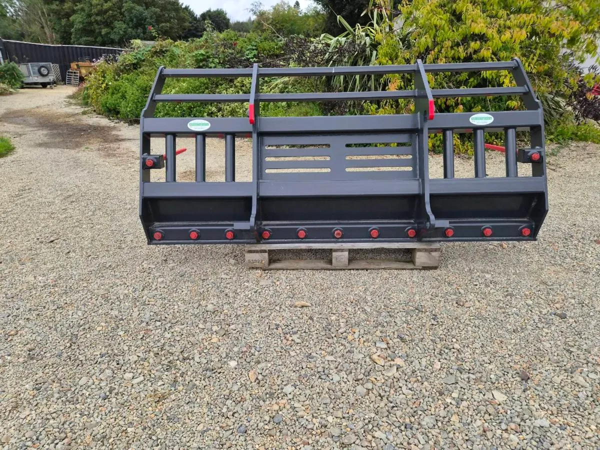 8ft JCB/Volvo industrial muck fork - Image 1