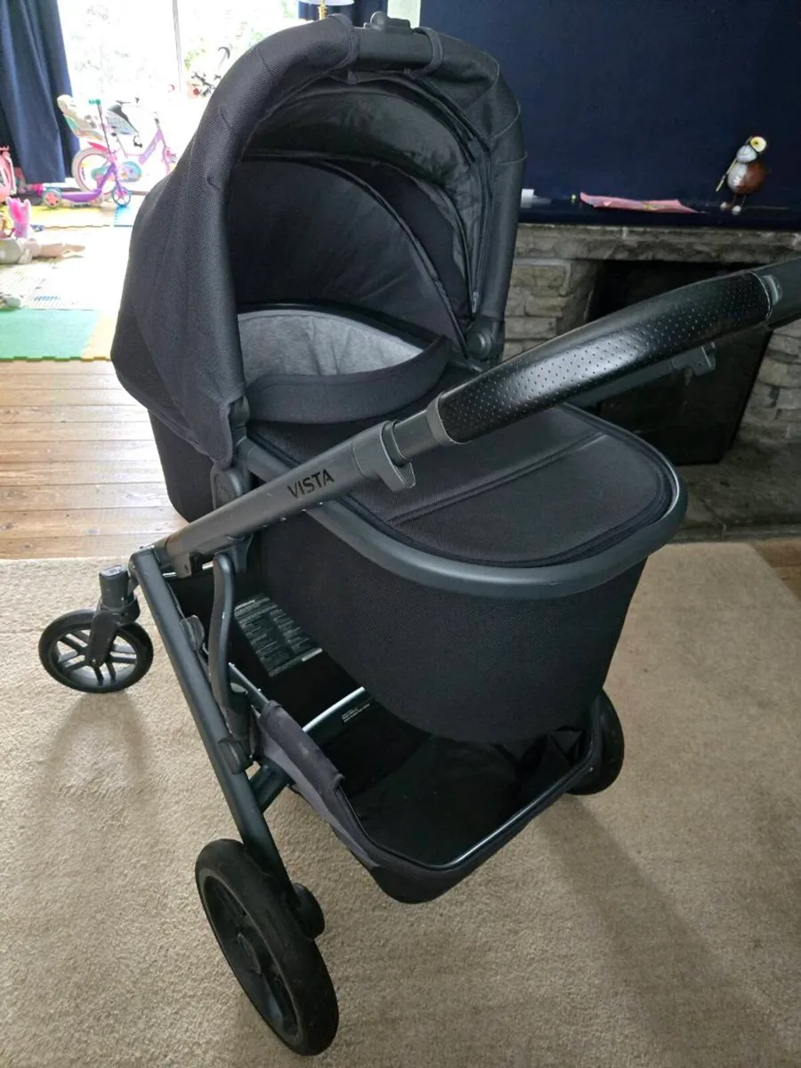 Uppababy Vista V2 Jake + Cabriofix + Axissfix - Image 3