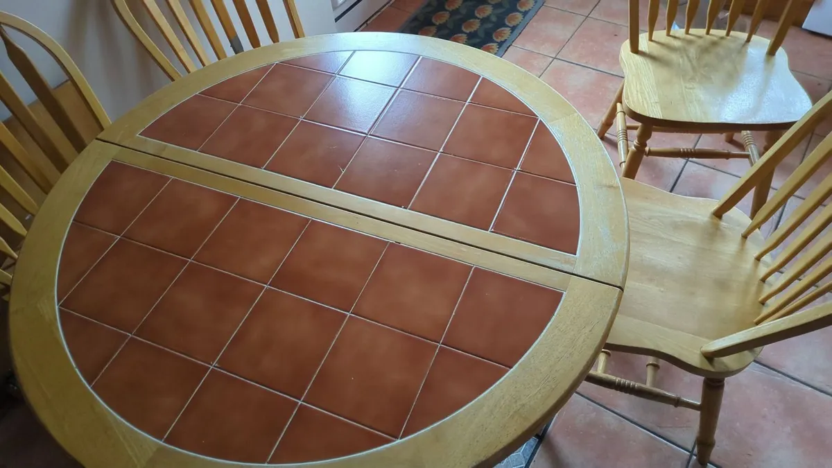Free to take away table and chairs - Image 1