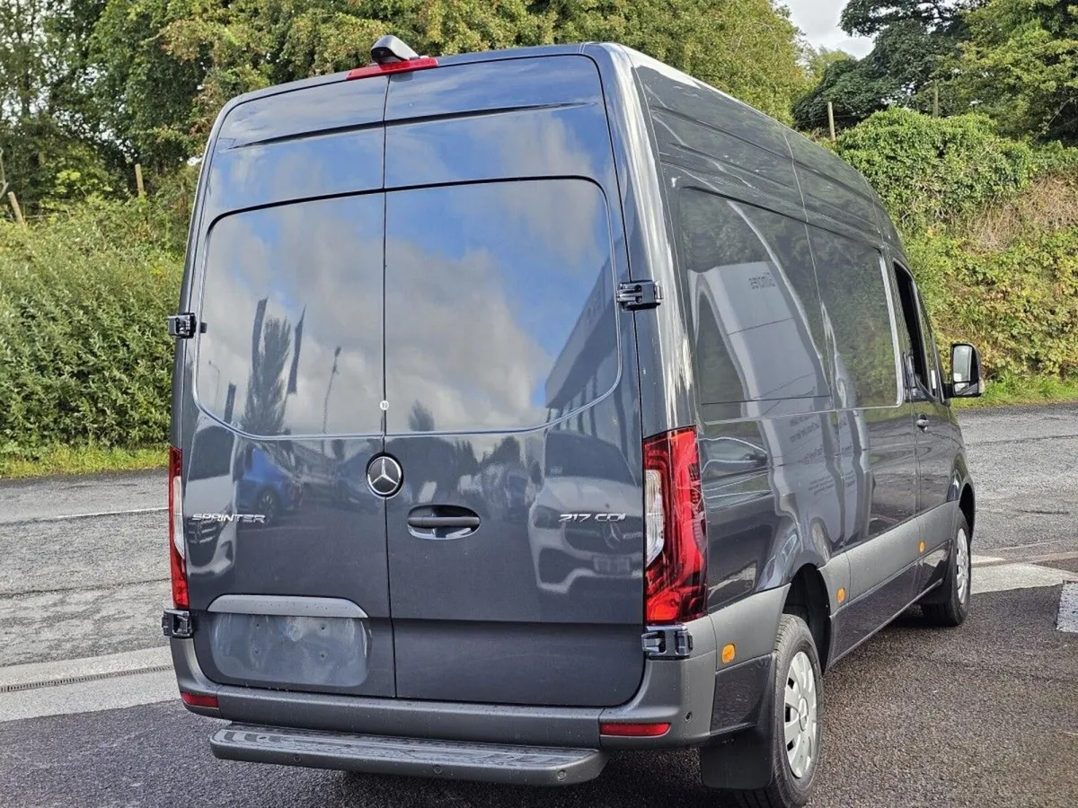 Mercedes-Benz Sprinter 217 MWB HIGH ROOF AUTO SELE - Image 4