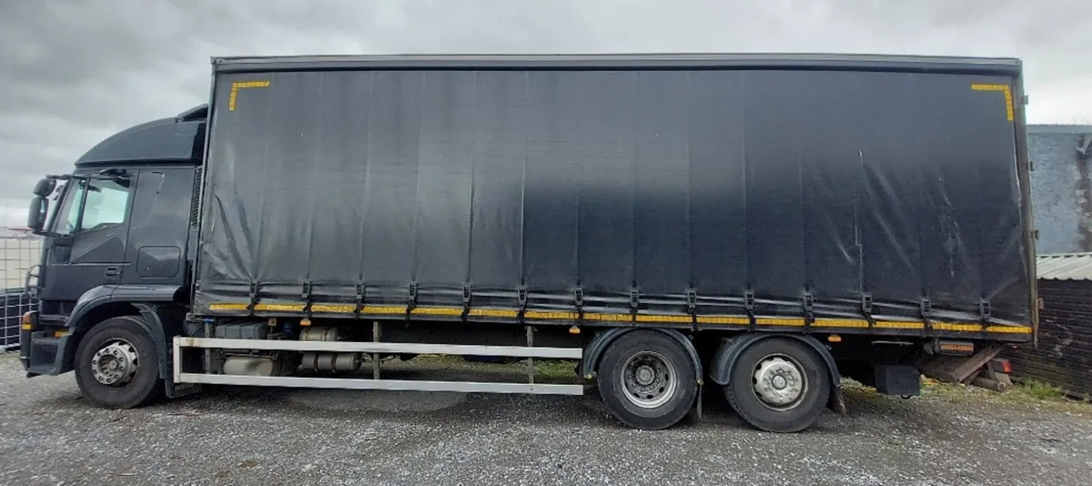 Iveco Stralis 2013 6 x 2 - Image 4