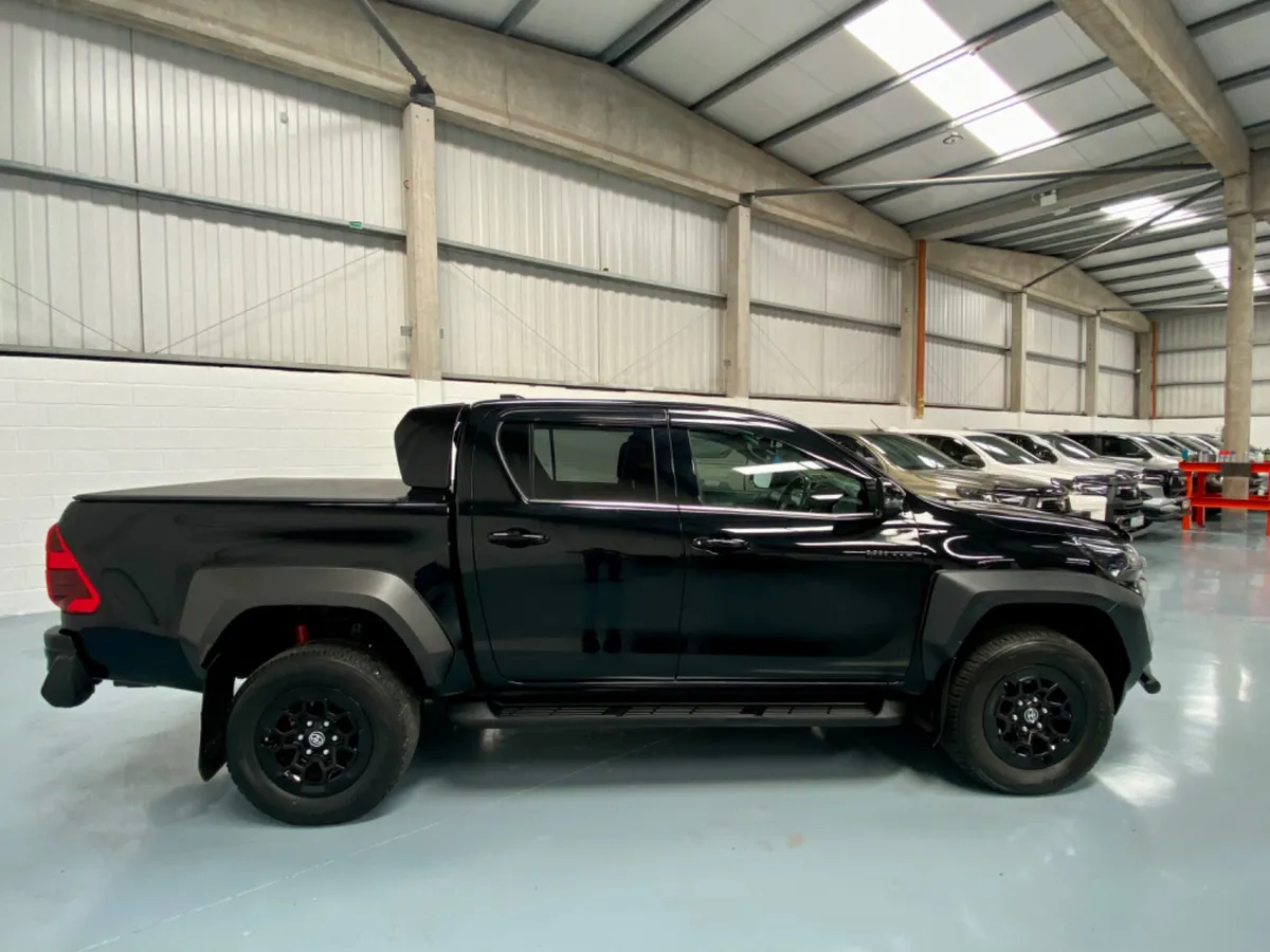 2025 Toyota Hilux GR Sport - Image 4