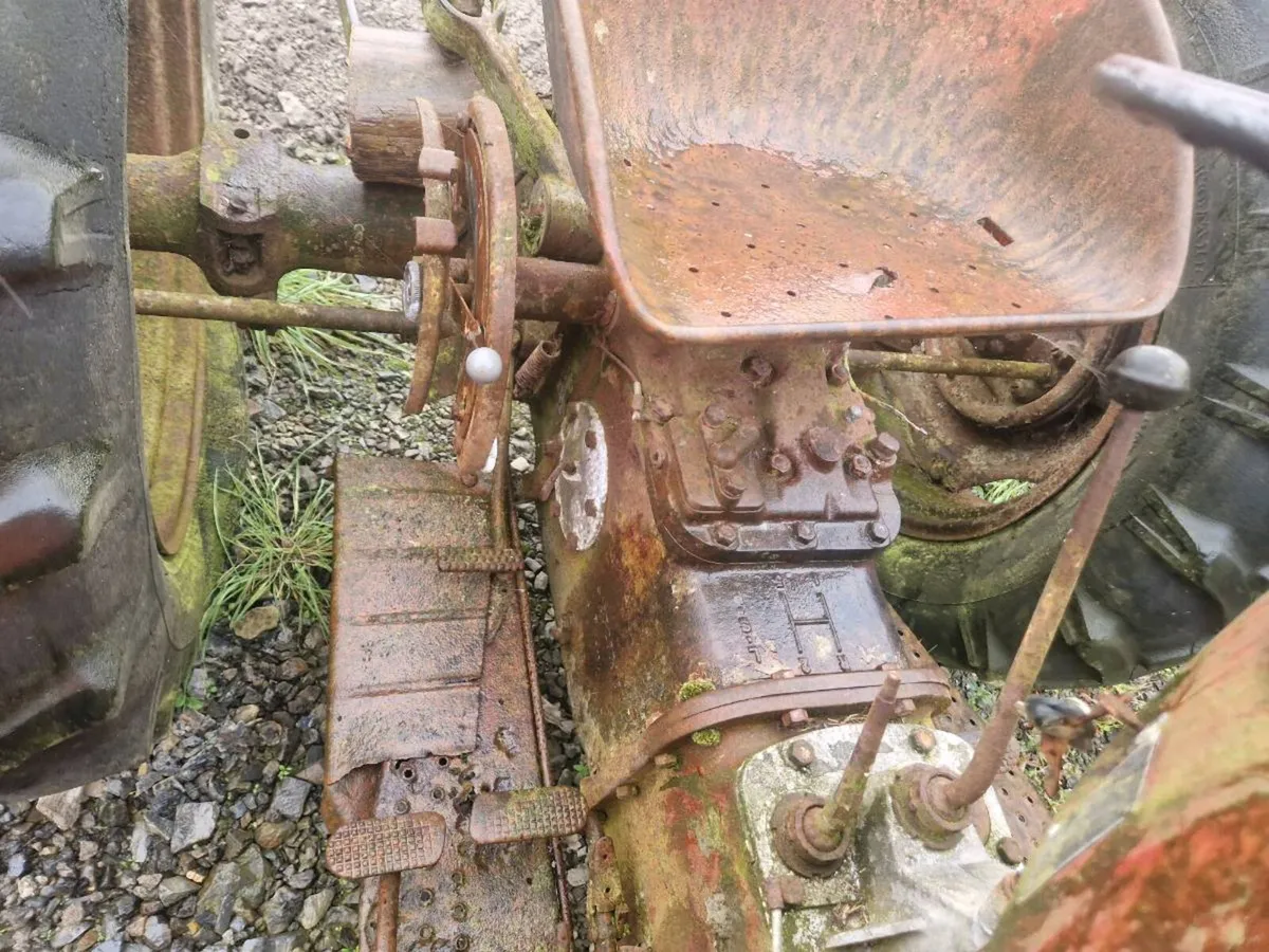 Massey ferguson  35x    Godiva fire pump. - Image 3