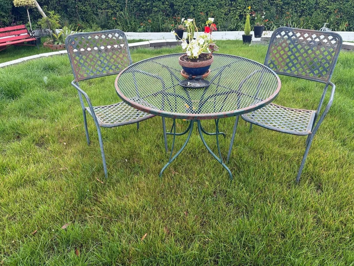 garden table + 2 chairs set - Image 1