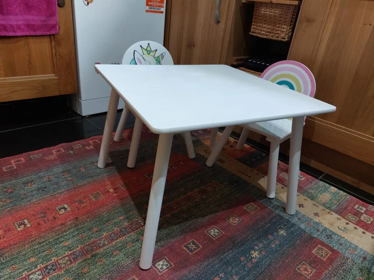 Toddler Unicorn Table and Chairs - Image 3