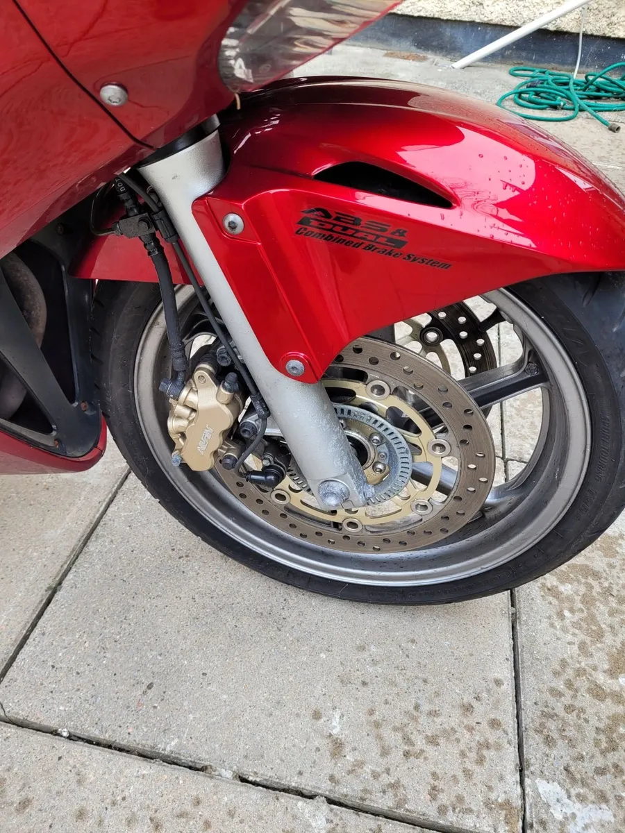 Honda VFR800 2006 - Image 4