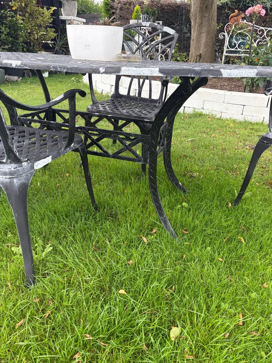 cast aliminium garden table + 4 chairs set - Image 3