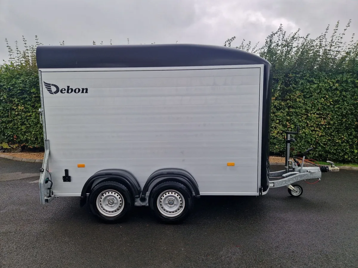 Debon C500 Box Trailer Black - Image 1