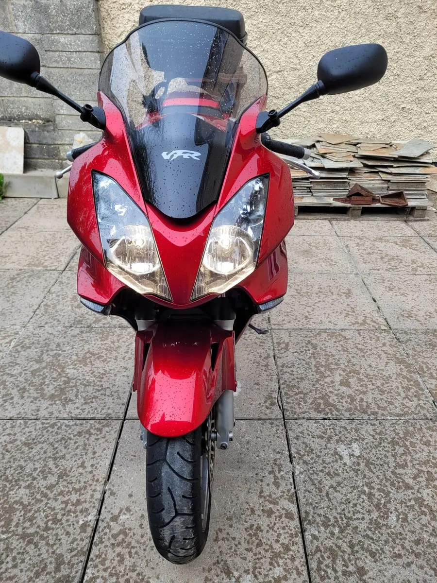 Honda VFR800 2006 - Image 1