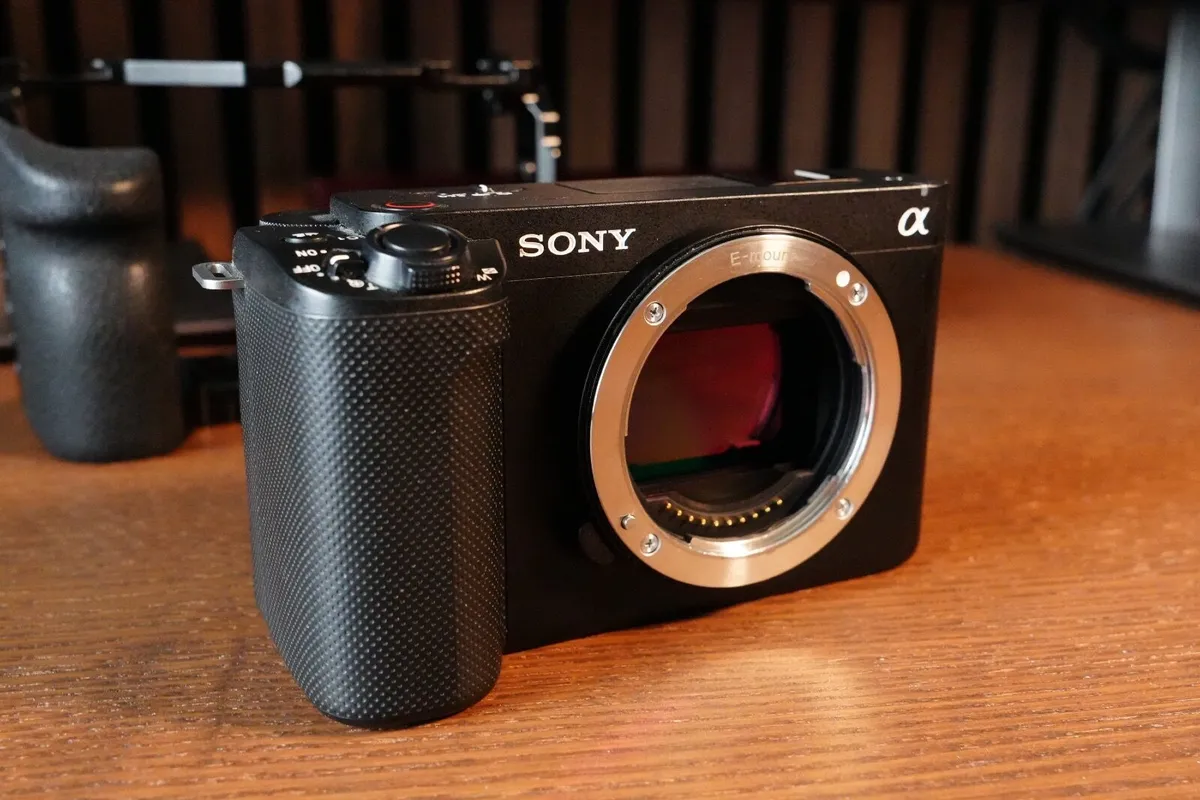 Sony ZV-E1 + Cage - Image 4