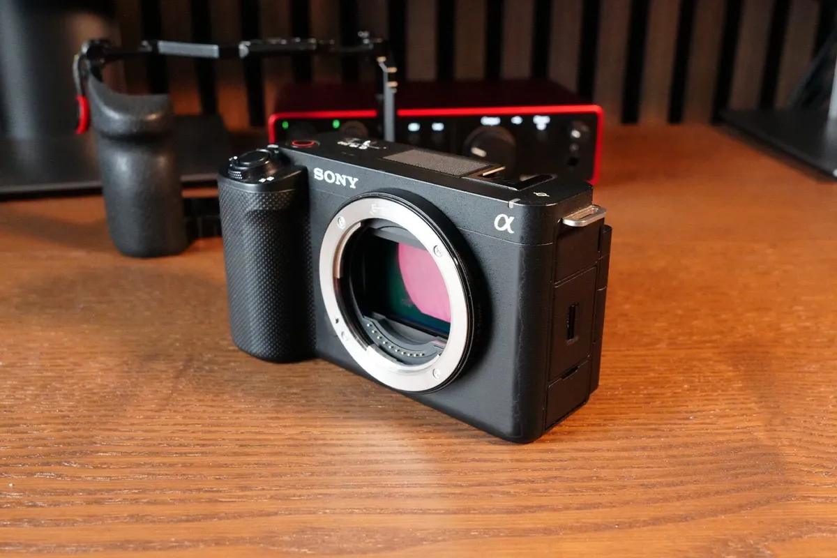Sony ZV-E1 + Cage - Image 3