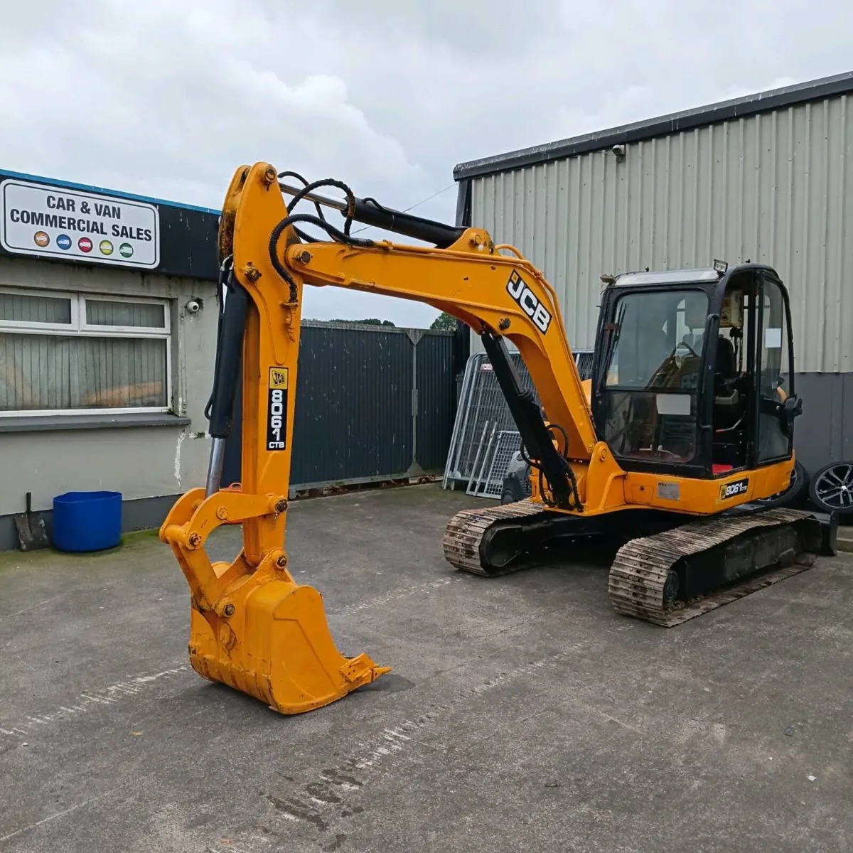 Jcb 8061 digger 6ton 2012. £11500+ - Image 1