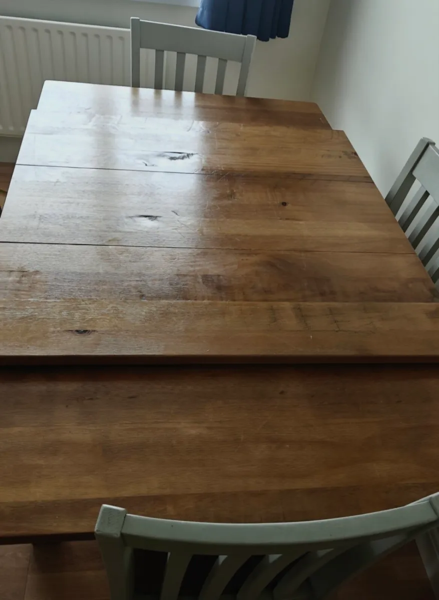 Table and Chairs - Image 3