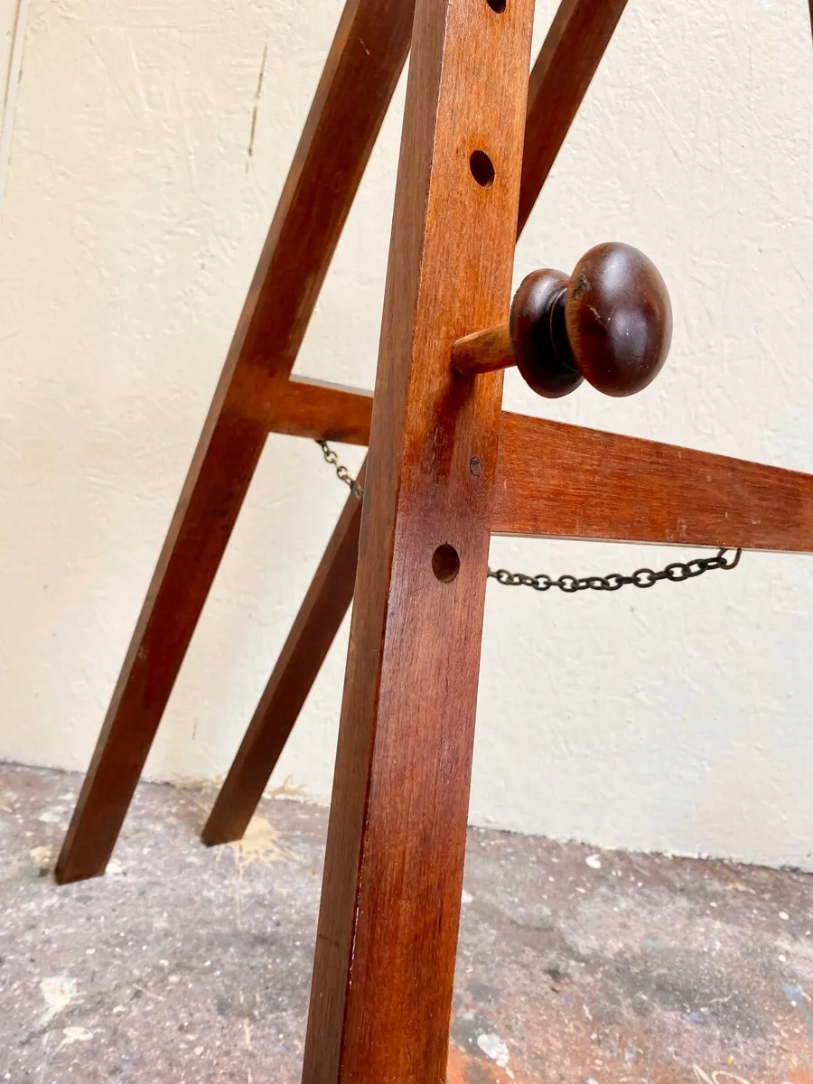 Easel - Image 1