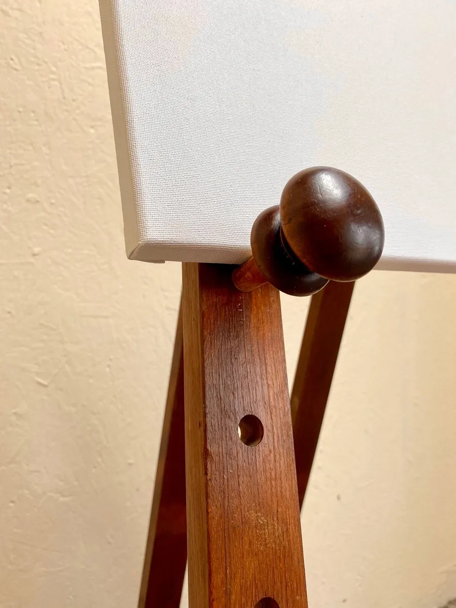 Easel - Image 2
