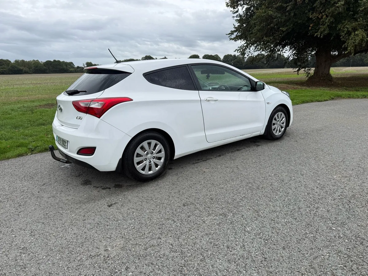 Hyundai i30 van - Image 3