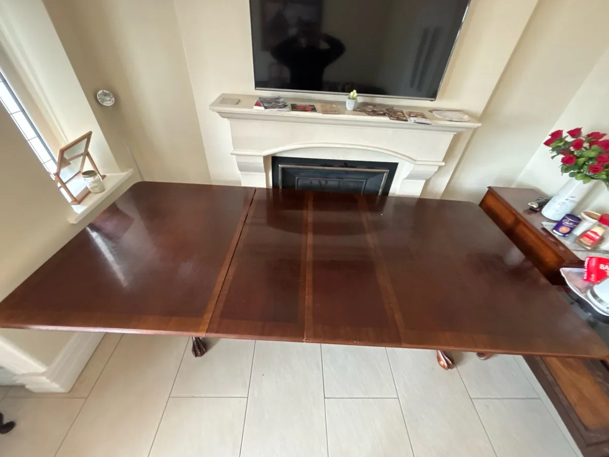 6ft-8ft Extendable Mahogany Style Dining Table - Image 1