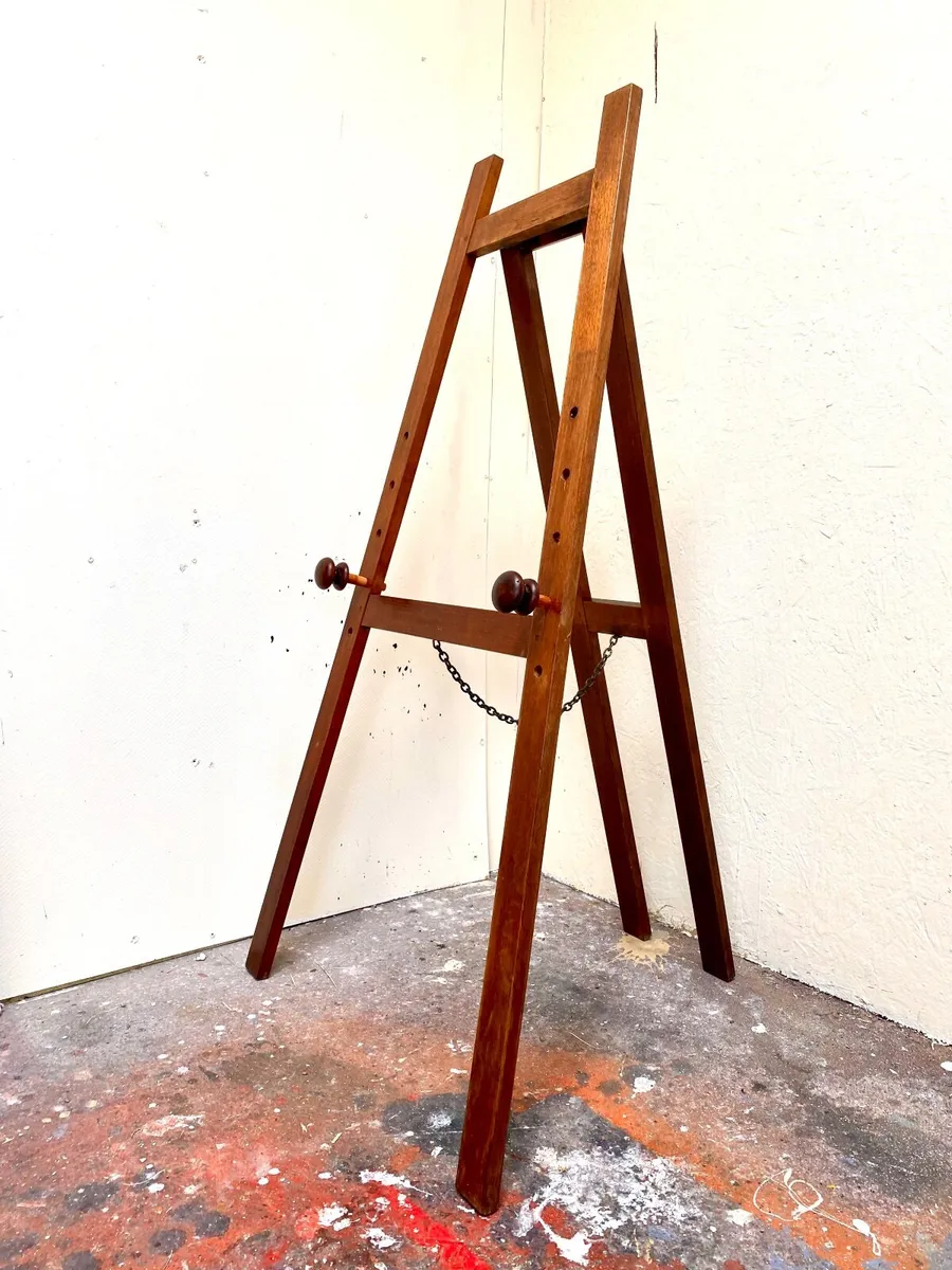 Easel - Image 3
