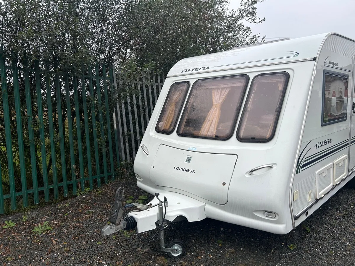 2007 compass Omega caravan 4/5 berth fixed bed - Image 3