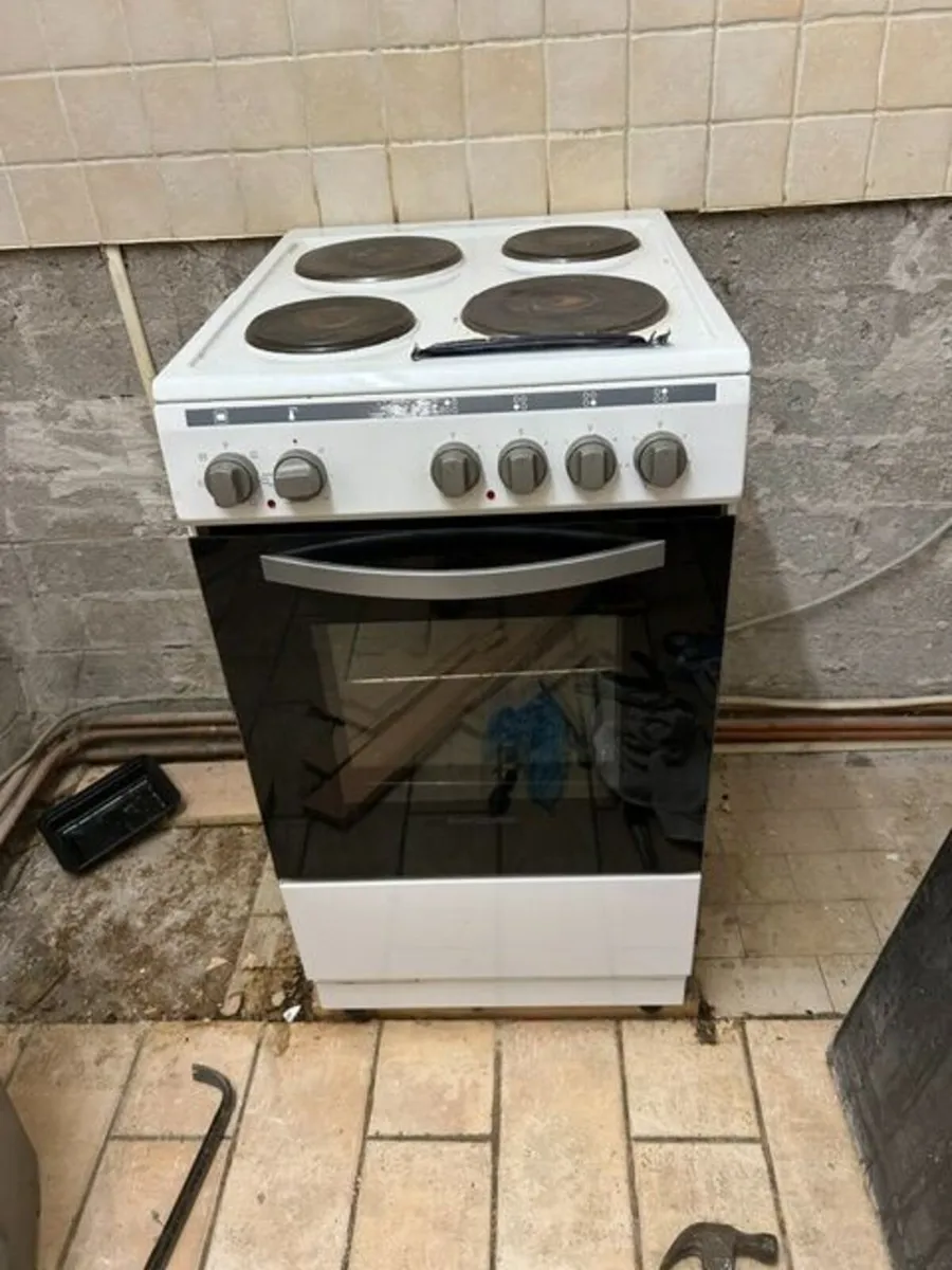 Electric hob/oven - Image 1