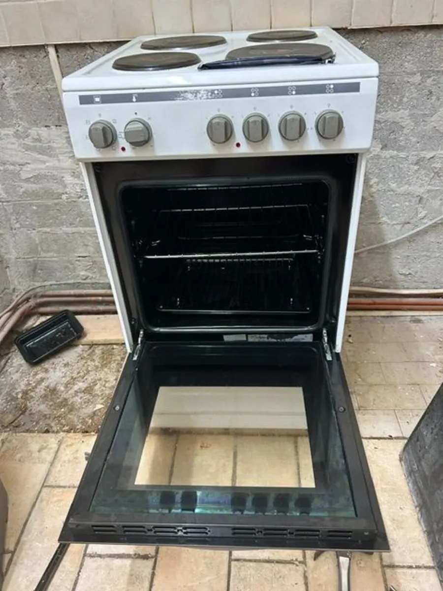 Electric hob/oven - Image 2