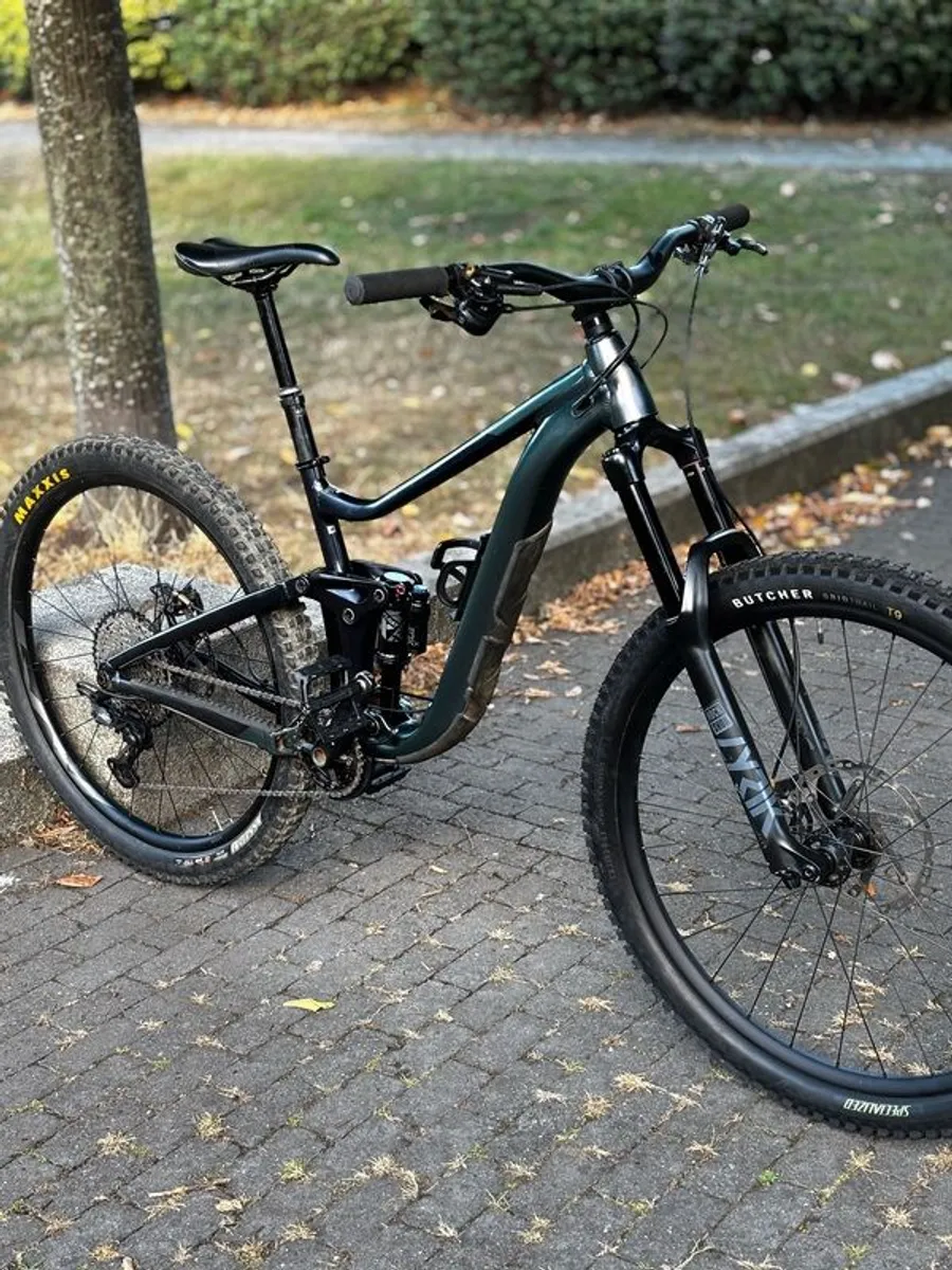 Giant Reign MTB Enduro 29" - Image 1
