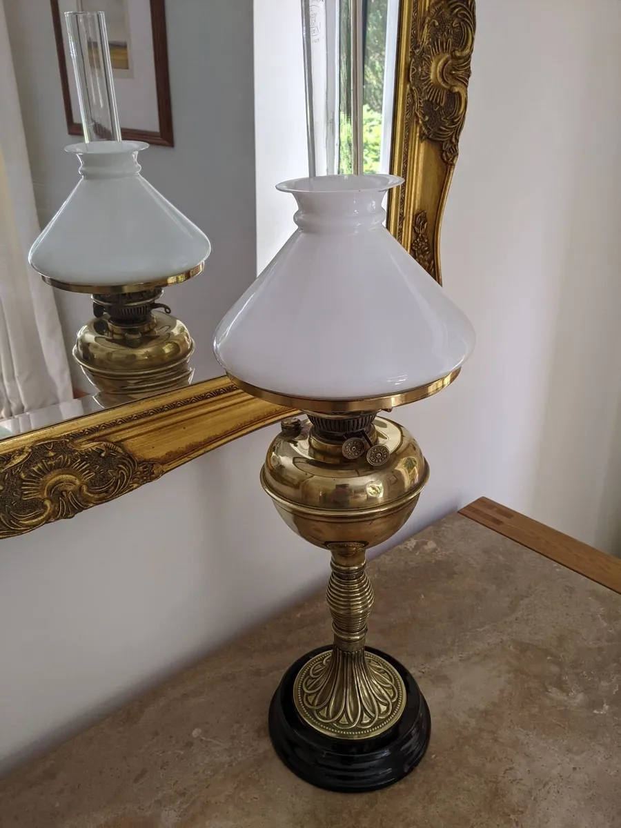Victorian Oil lamp - Image 3