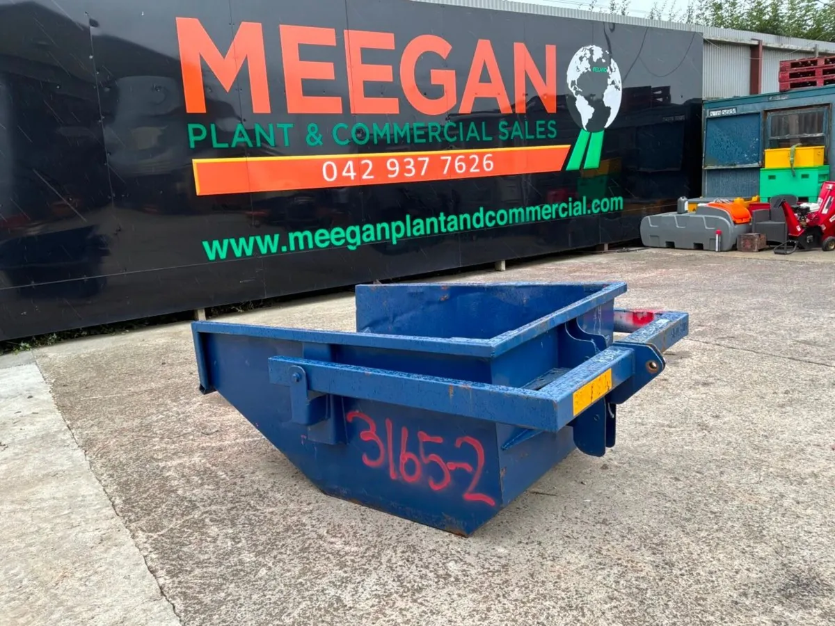 Conquip self tipping boat Skip.........3000kg..... - Image 1
