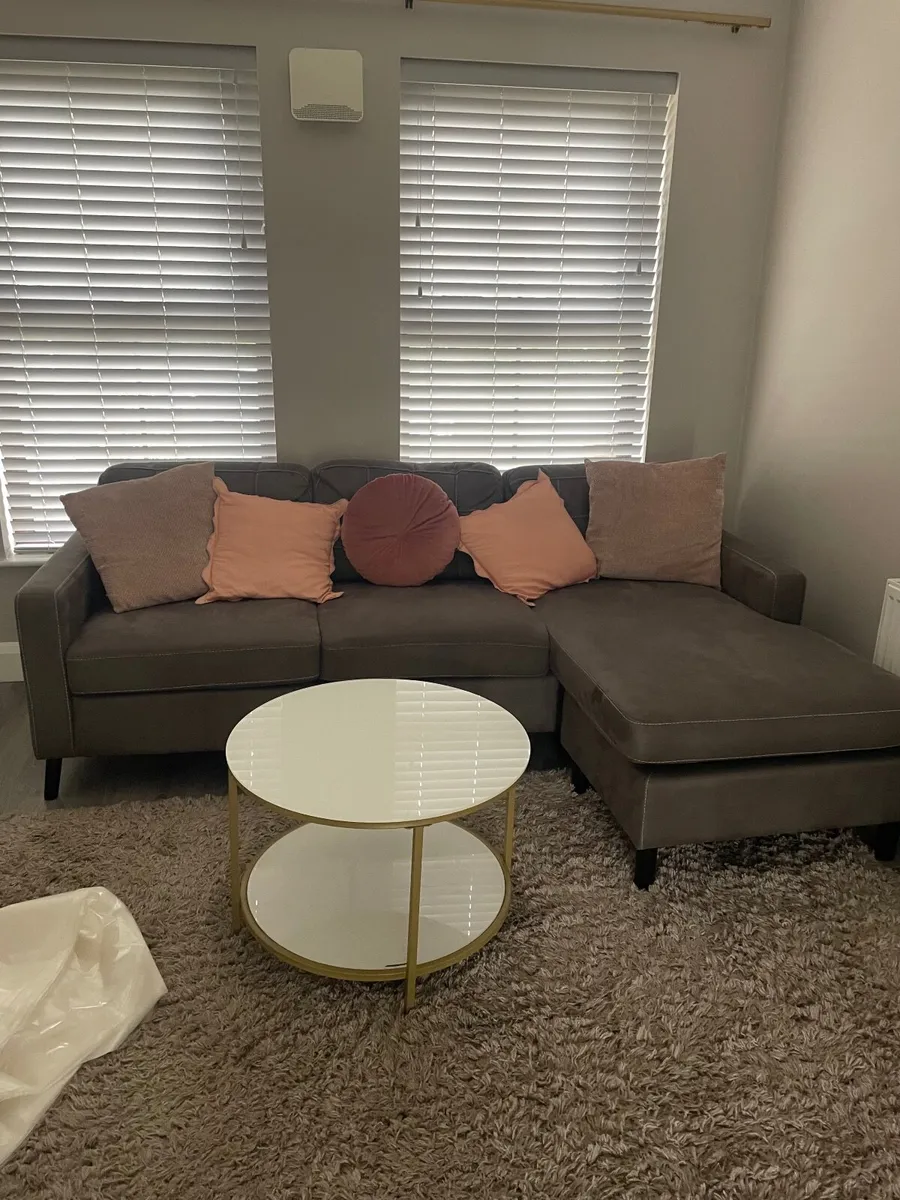 Couch - Image 2