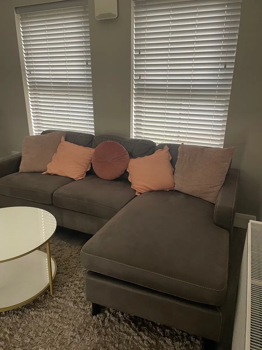 Couch - Image 3