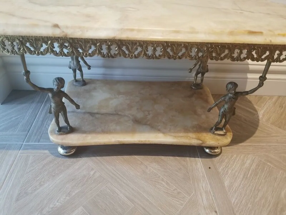 Onyx Table with Brass Details - Image 3
