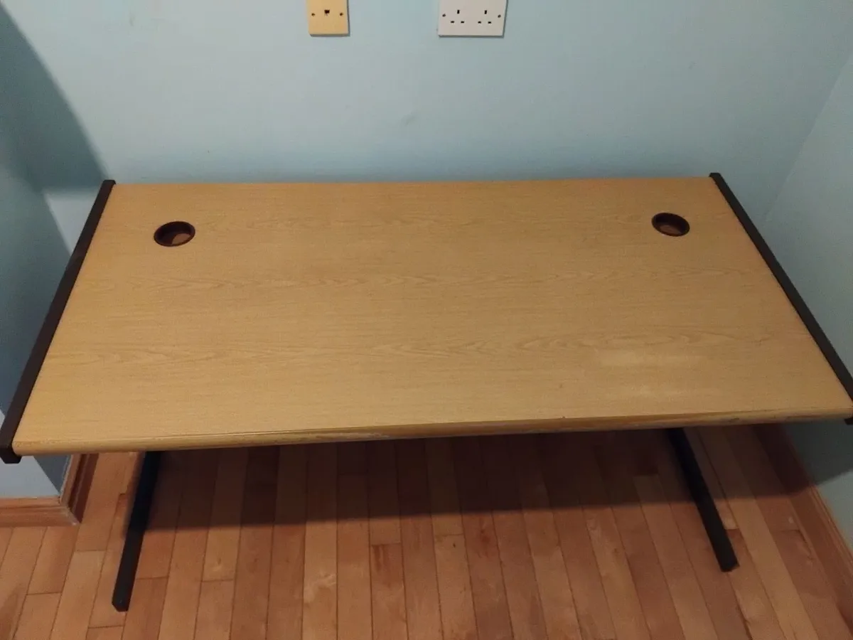 Desk - Image 3