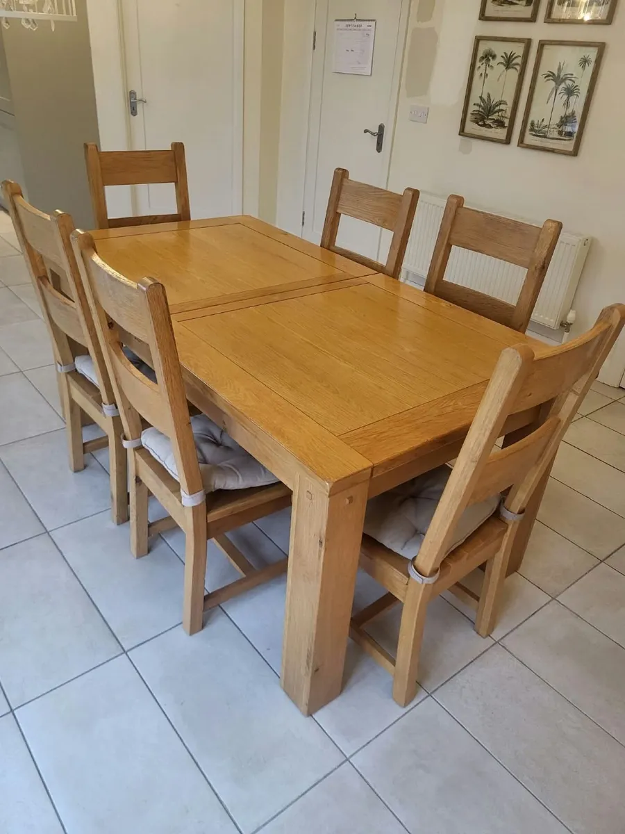 Kitchen table and chairs - Image 2