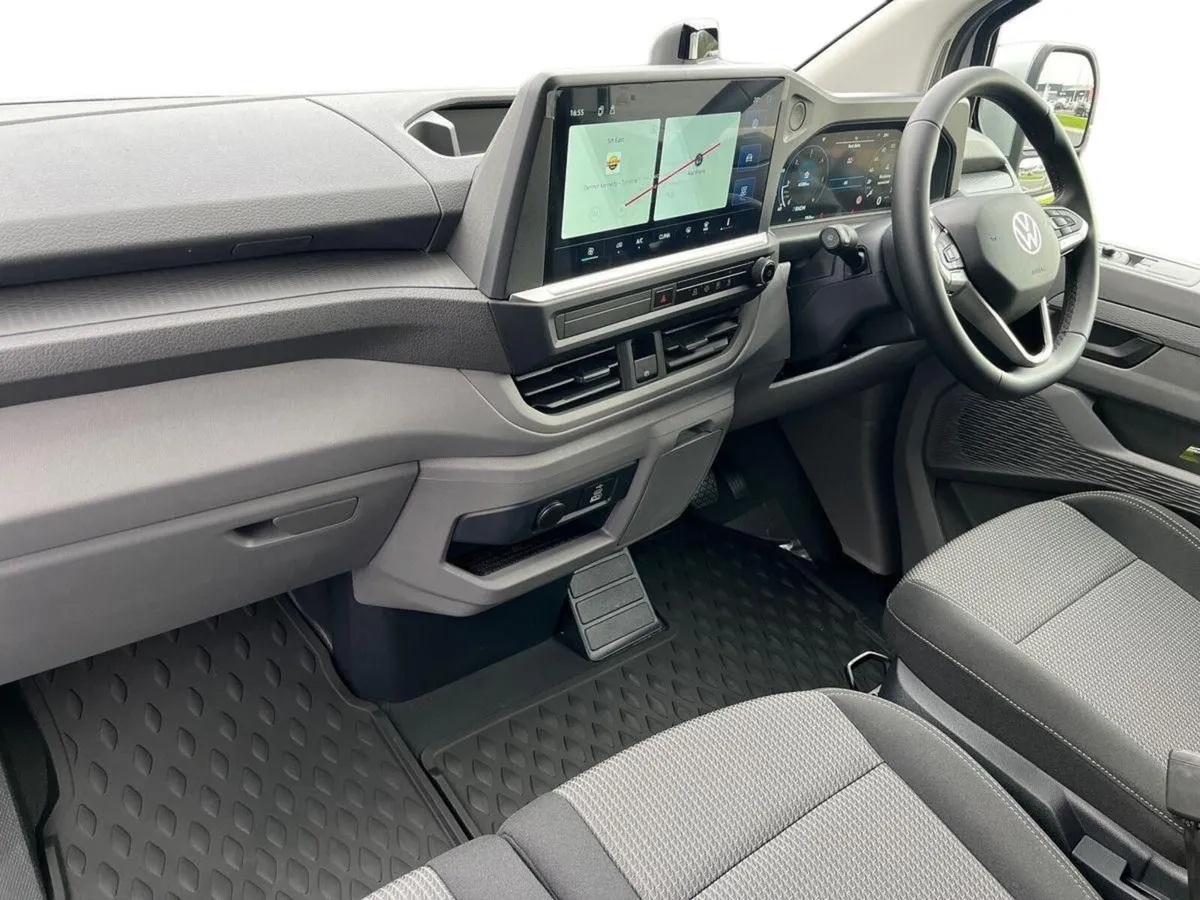 Volkswagen Transporter Highline LWB 150HP Auto (Pr - Image 2