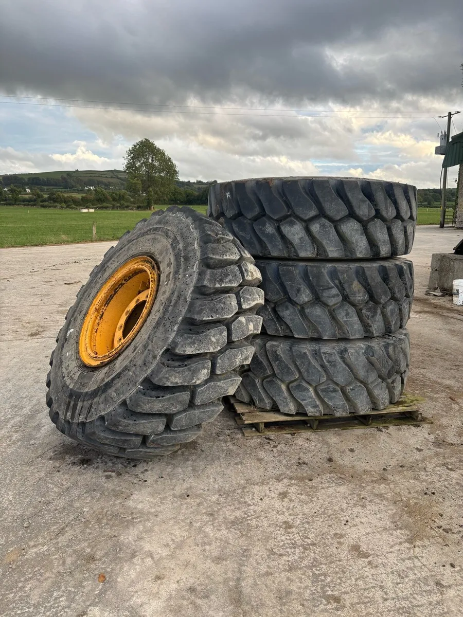 Volvo industrial tyres & rims - Image 1