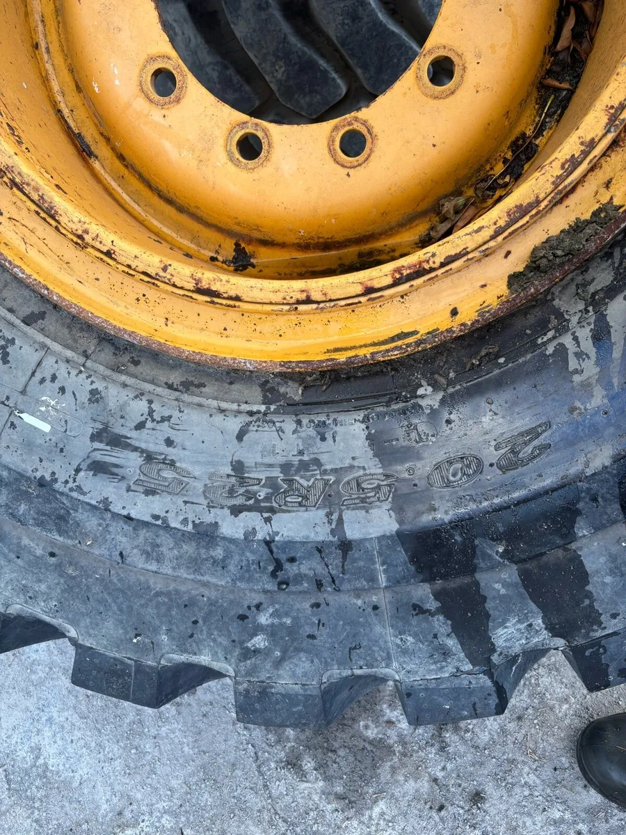 Volvo industrial tyres & rims - Image 2