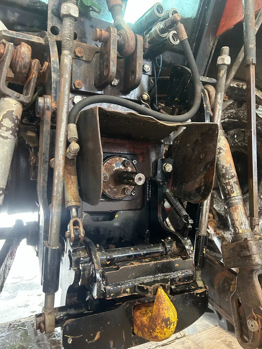 Dromone Hydraulic Hitch For New Holland L95 ETC - Image 2