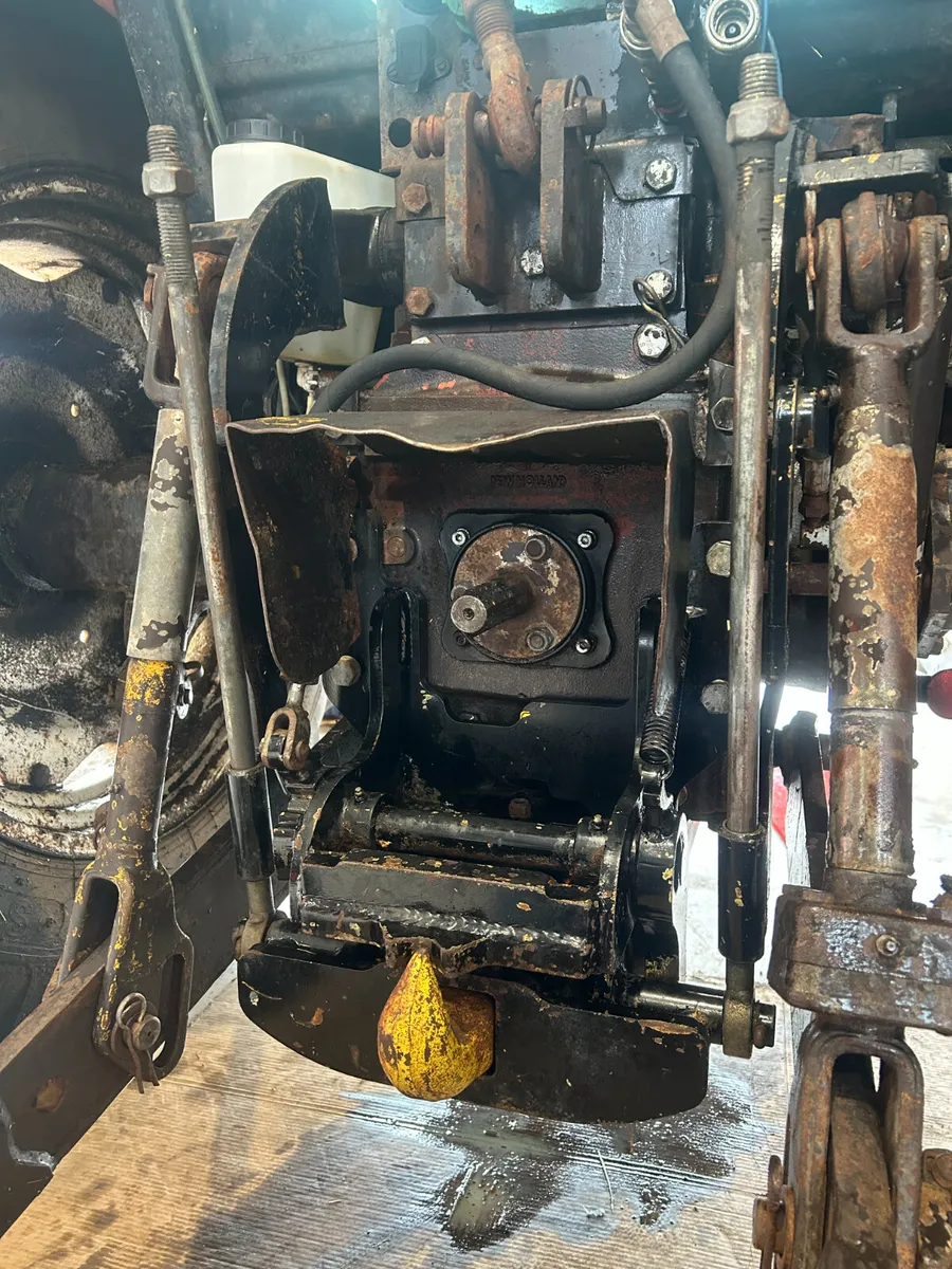 Dromone Hydraulic Hitch For New Holland L95 ETC - Image 3