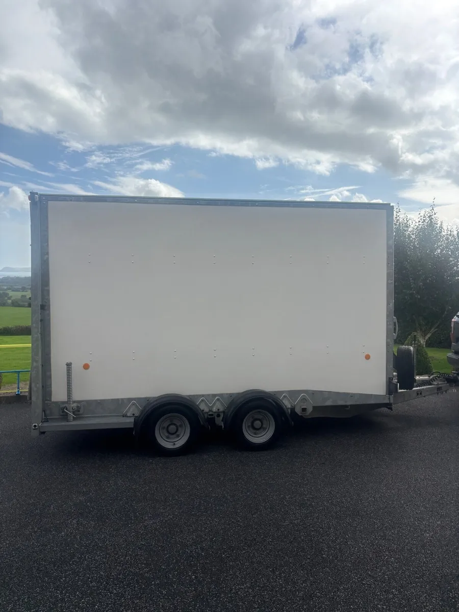 Trailer - Image 1