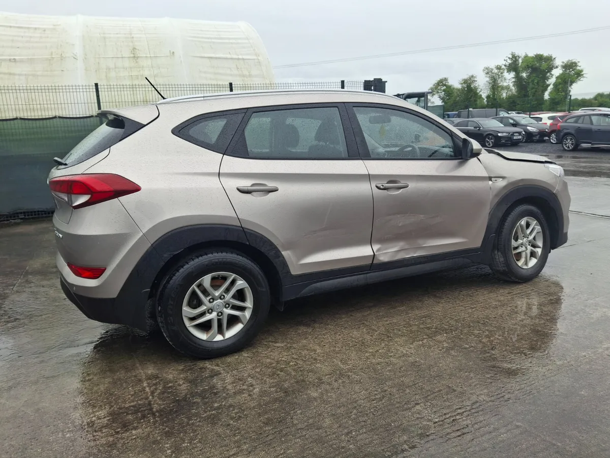 2018 Hyundai Tucson  Light Damage - Image 3