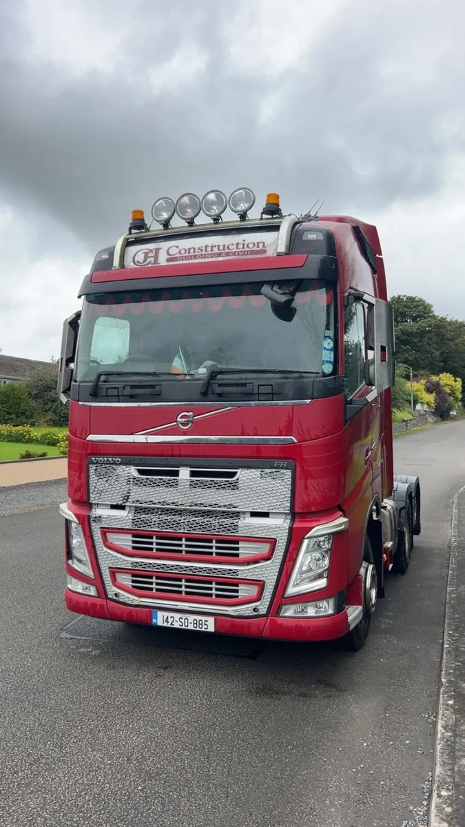 Volvo truck - Image 1