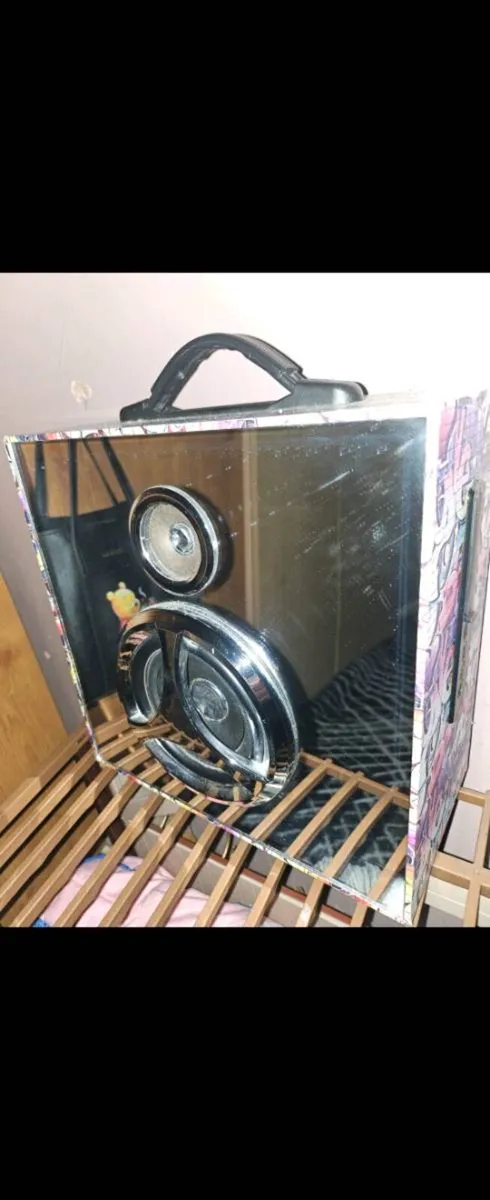 Speaker - Image 3