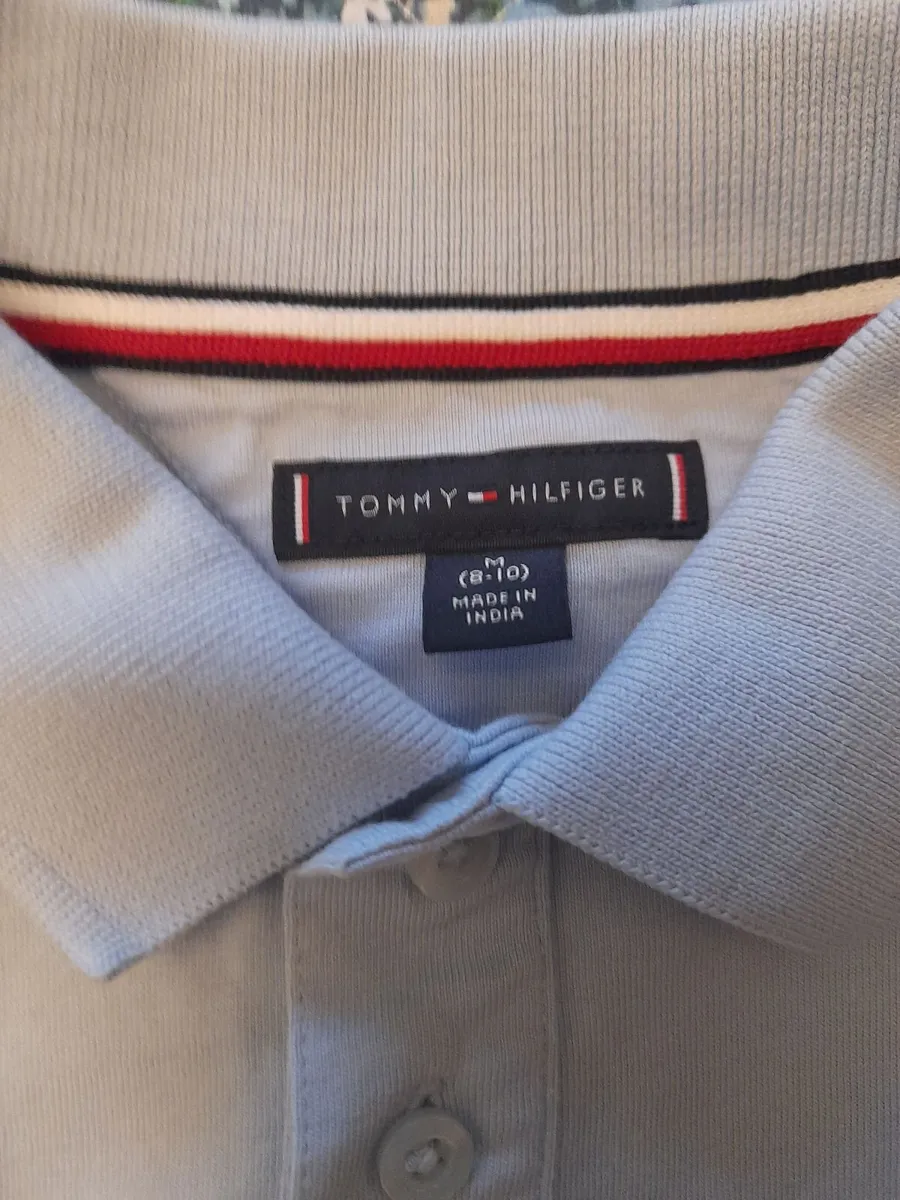 Boys baby blue Tommy Hilfiger polo top 8/10yrs - Image 3