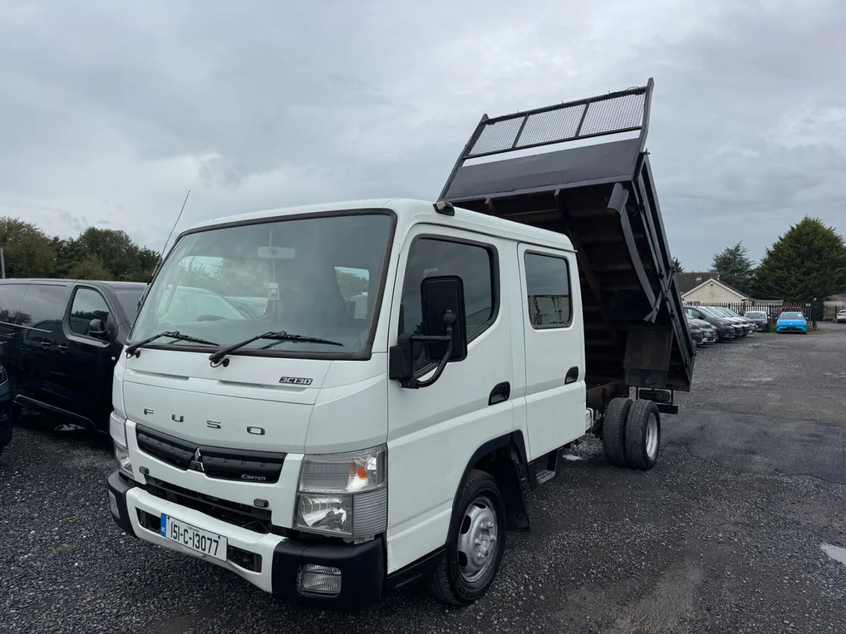 MITSUBISHI FUSO CREWCAB TIPPER - Image 1