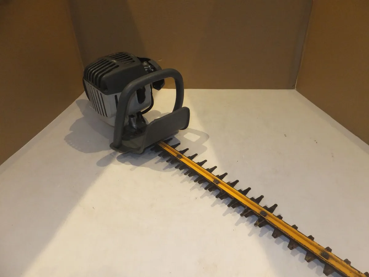 petrol hedge strimmer - Image 4