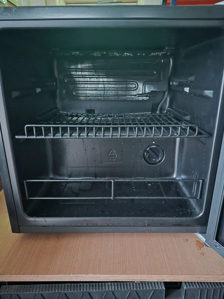 Beverage cooler fridge - Image 2