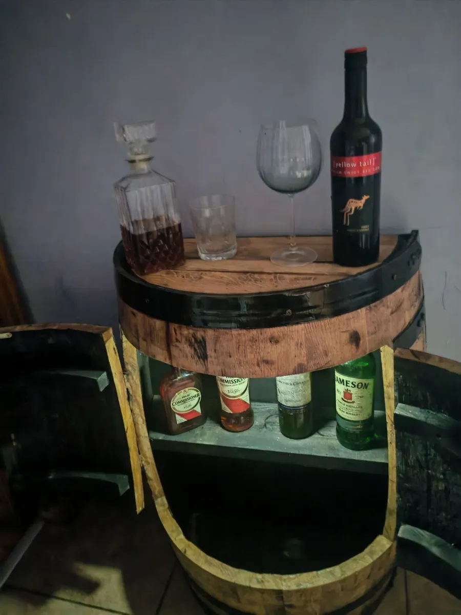 Whiskey barrel drinks cabinet - Image 2